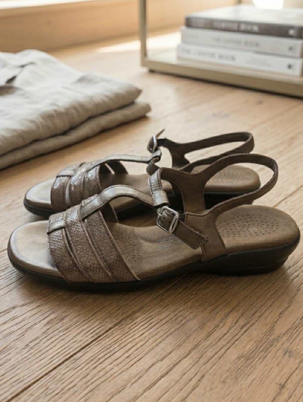 SAS Capri T-Strap Tripad Comfort Sandals Bronze Leather Sz 6.5
